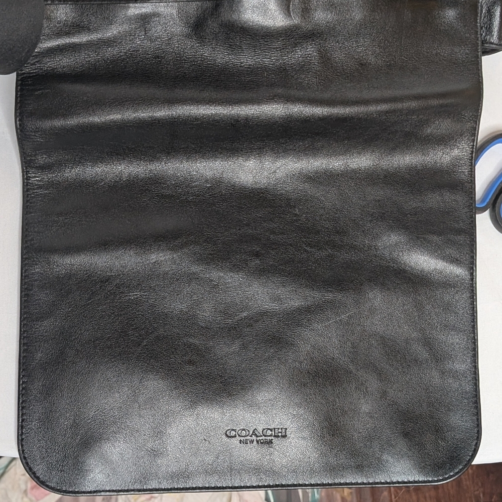 Coach Black Leather Signature C Logo Embossed Messenger Crossbody Bag F28577 - Picture 16 of 16